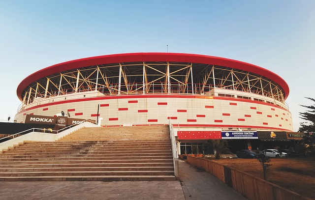 马卡畅想梅西回归巴萨可能性：年龄不是问题，可踢伪9或前腰